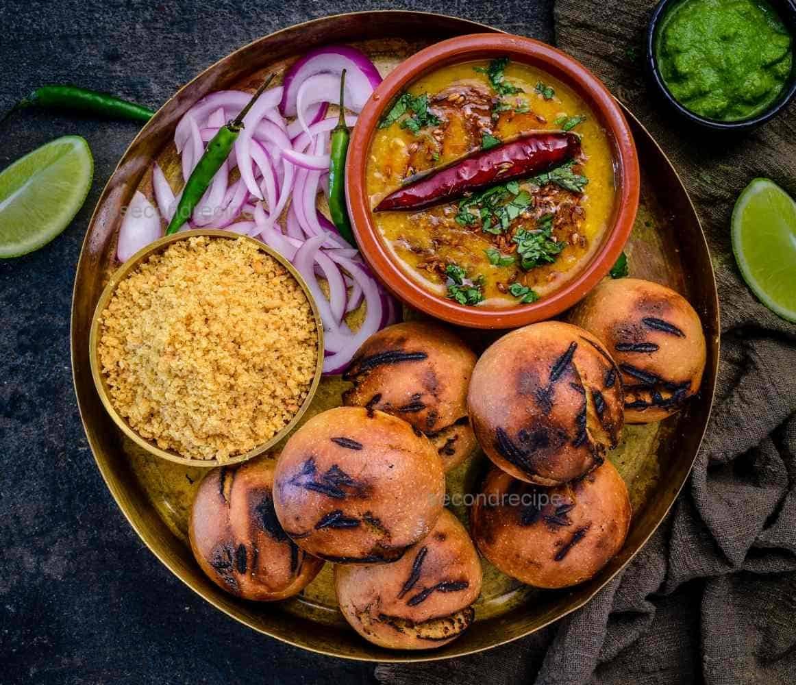 Daal Bati Churma - दाल बाटी चूरमा